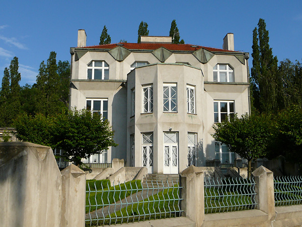 Pearl of Prague cubist architecture - Kovarovic Villa
